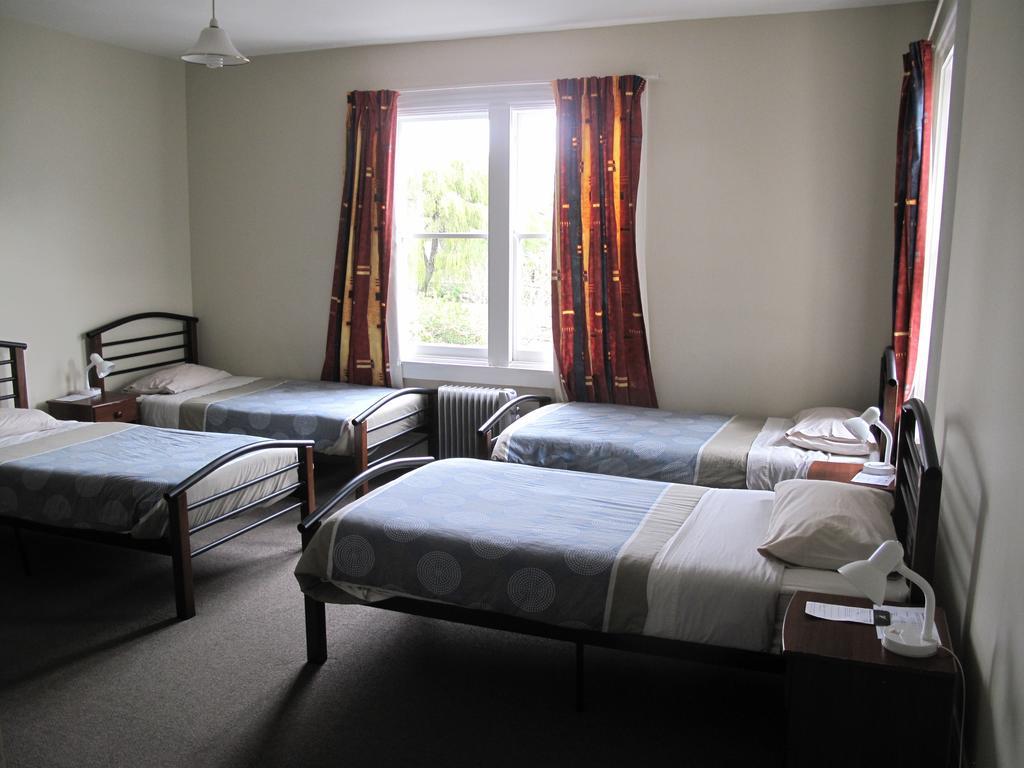 Dorset House Backpackers Hostel Christchurch Phòng bức ảnh